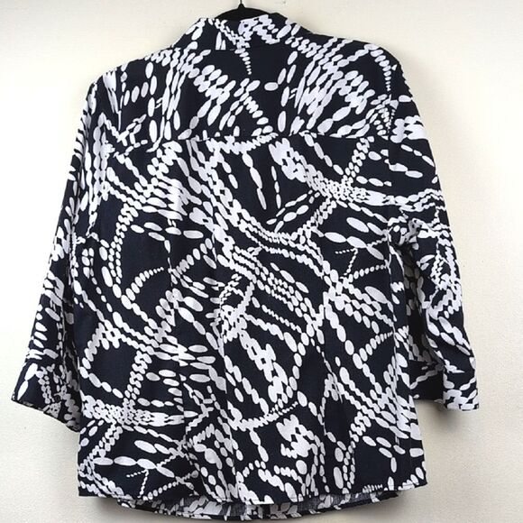 Chico's Navy & White Relaxed Button Down Shirt Top Wrinkle Resistant Size 3 (XL) - Picture 9 of 11